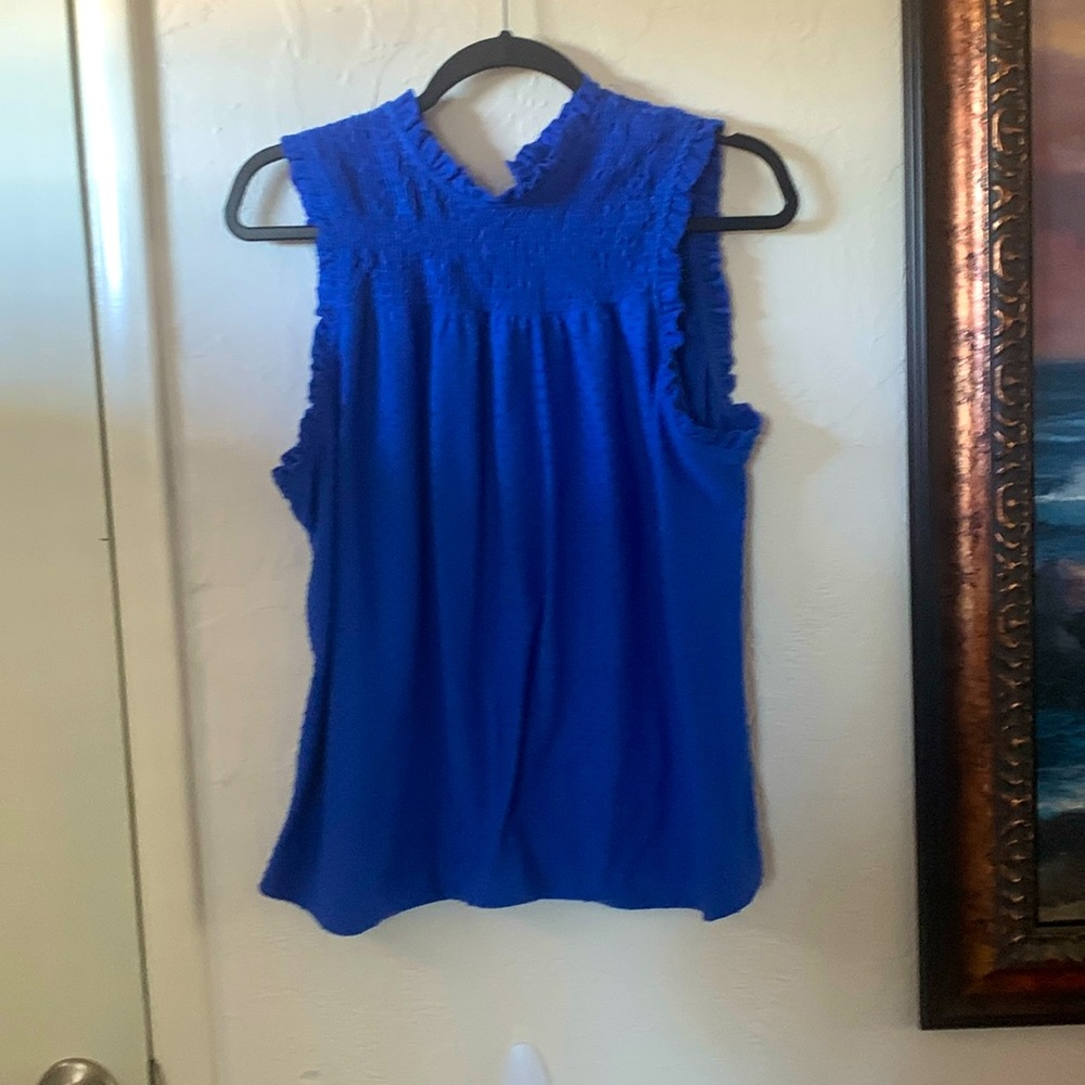 Women’s size large top
